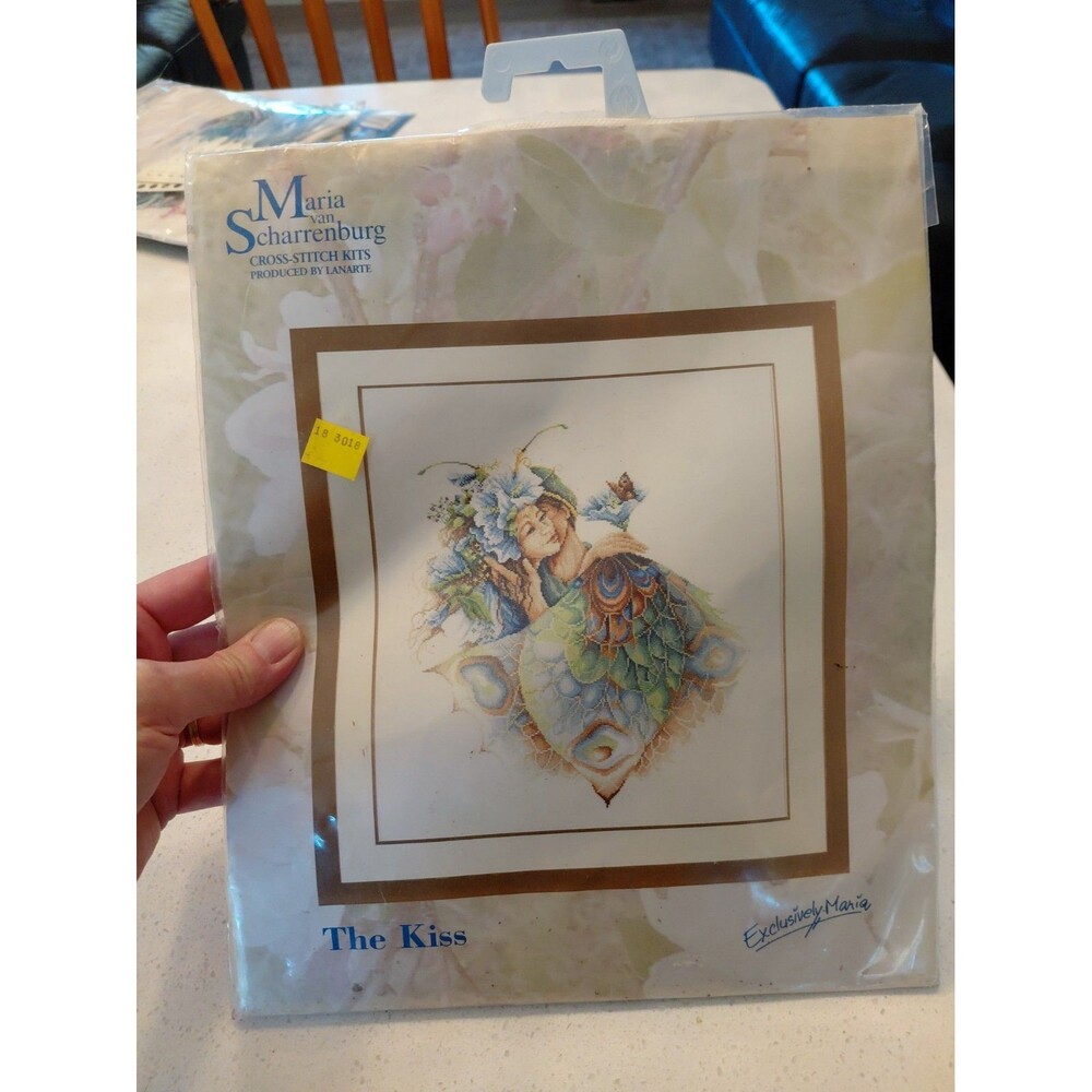 Maria van Scharrenburg The Kiss Cross Stitch Kit Framed Picture Thread #23018